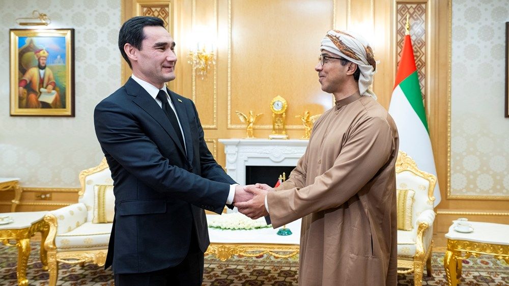 منصور بن زايد يلتقي رئيس تركمانستان في عشق آباد