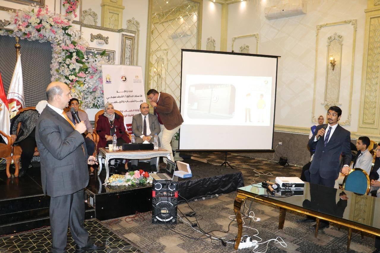 الوطنية للانتخابات تنظم ندوة تثقيفية بمركز شباب باب الشعرية لتعزيز الوعى.. صور