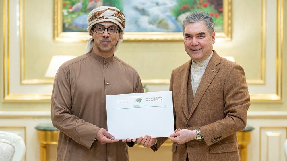 منصور بن زايد يلتقي رئيس تركمانستان في عشق آباد