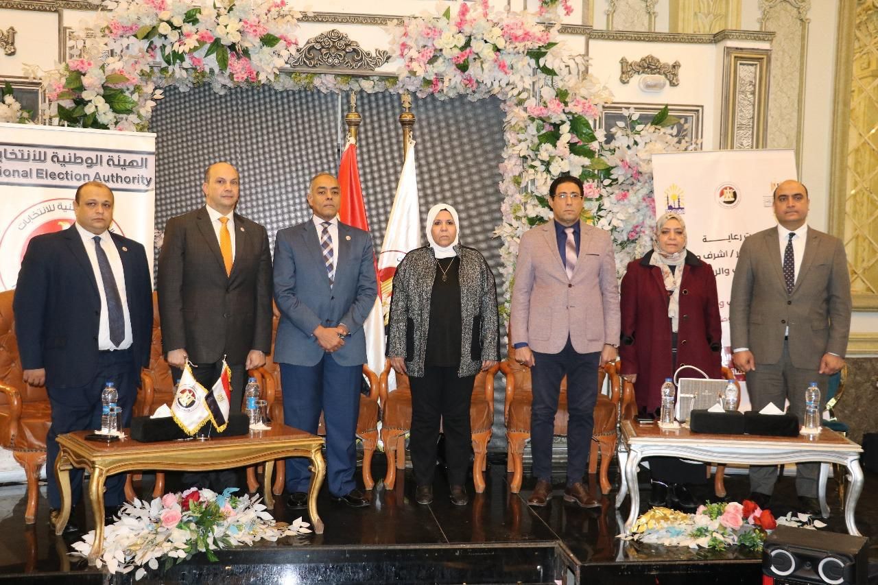 الوطنية للانتخابات تنظم ندوة تثقيفية بمركز شباب باب الشعرية لتعزيز الوعى.. صور
