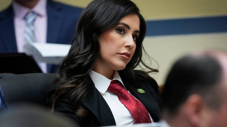 مطار باسمه وعيد ميلاده عطلة رسمية.. حزب ترامب يثير الجدل × 30 يوم.. تفاصيل