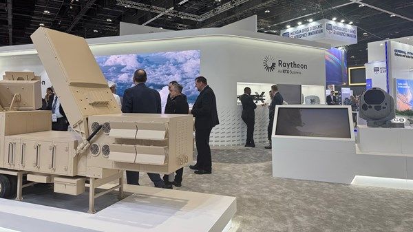 مدير عام شركة «ريثيون الإمارات» لـ«الاتحاد»: 60% من قيمة عقود الدفاع والطيران تستثمر محلياً