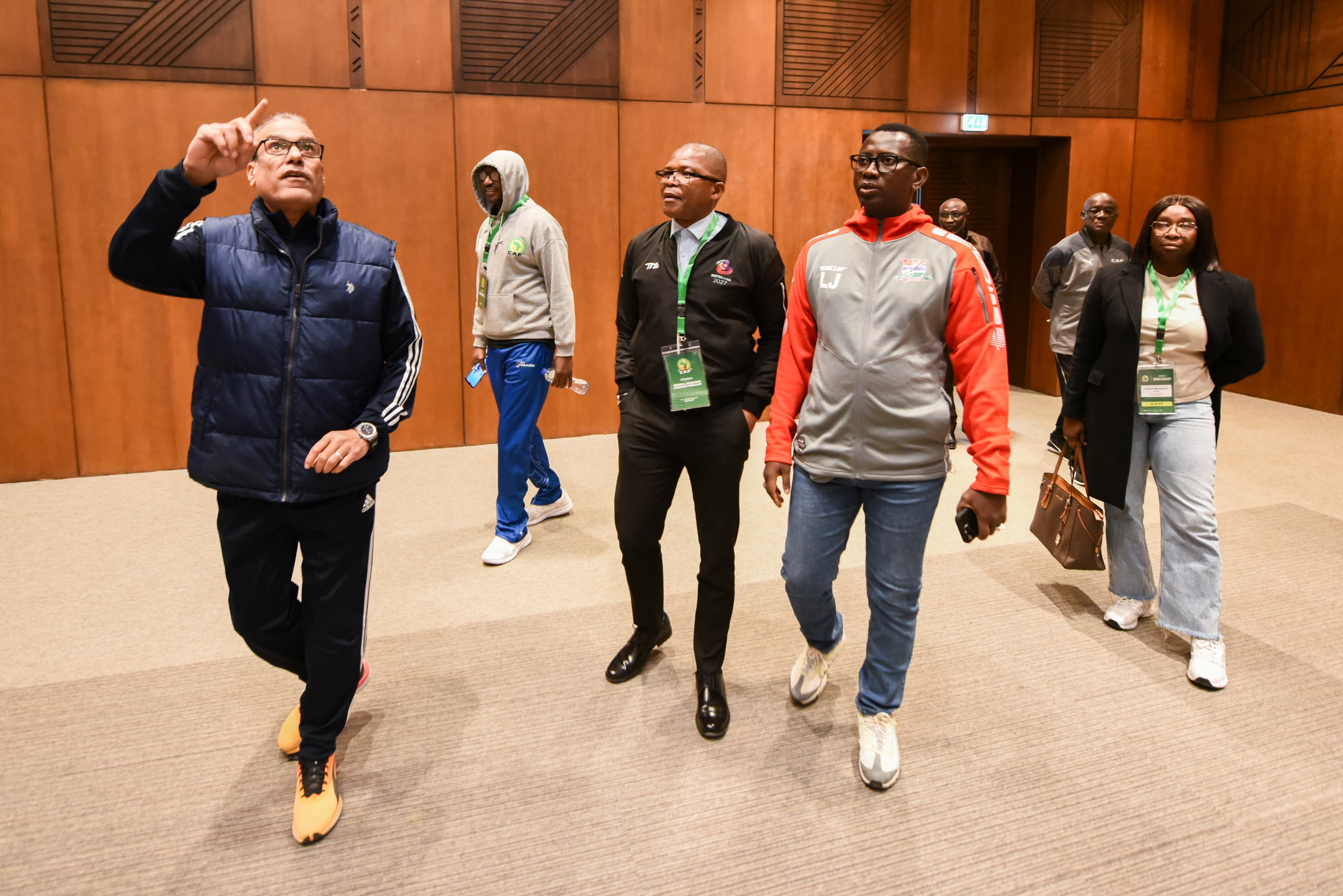 أبو ريدة وعزام يستقبلان سكرتيري عموم الاتحادات الأفريقية بمركز المنتخبات الوطنية