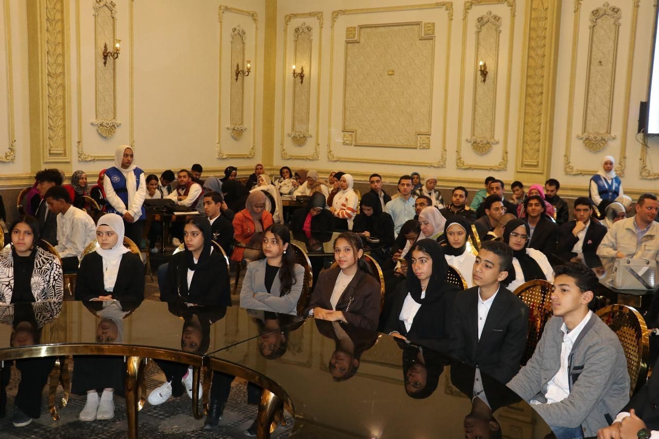 الوطنية للانتخابات تنظم ندوة تثقيفية بمركز شباب باب الشعرية لتعزيز الوعى.. صور