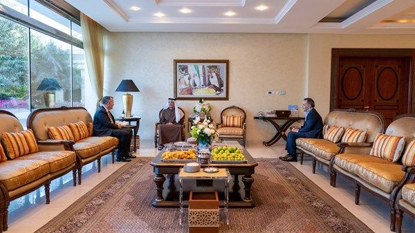 سعود بن صقر يستقبل الرئيس التنفيذي لمجموعة «أكور»