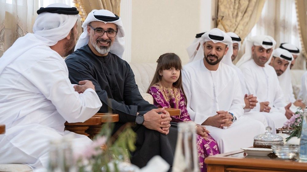 خالد بن محمد بن زايد يزور حميد محمد بخيت الكتبي في منطقة العين