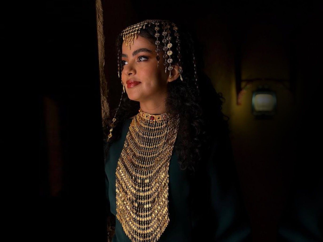 مكياج ترابي ليوم التأسيس السعودي من وحي الإعلاميات السعوديات