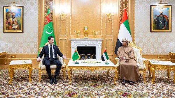 منصور بن زايد يلتقي رئيس تركمانستان في عشق آباد