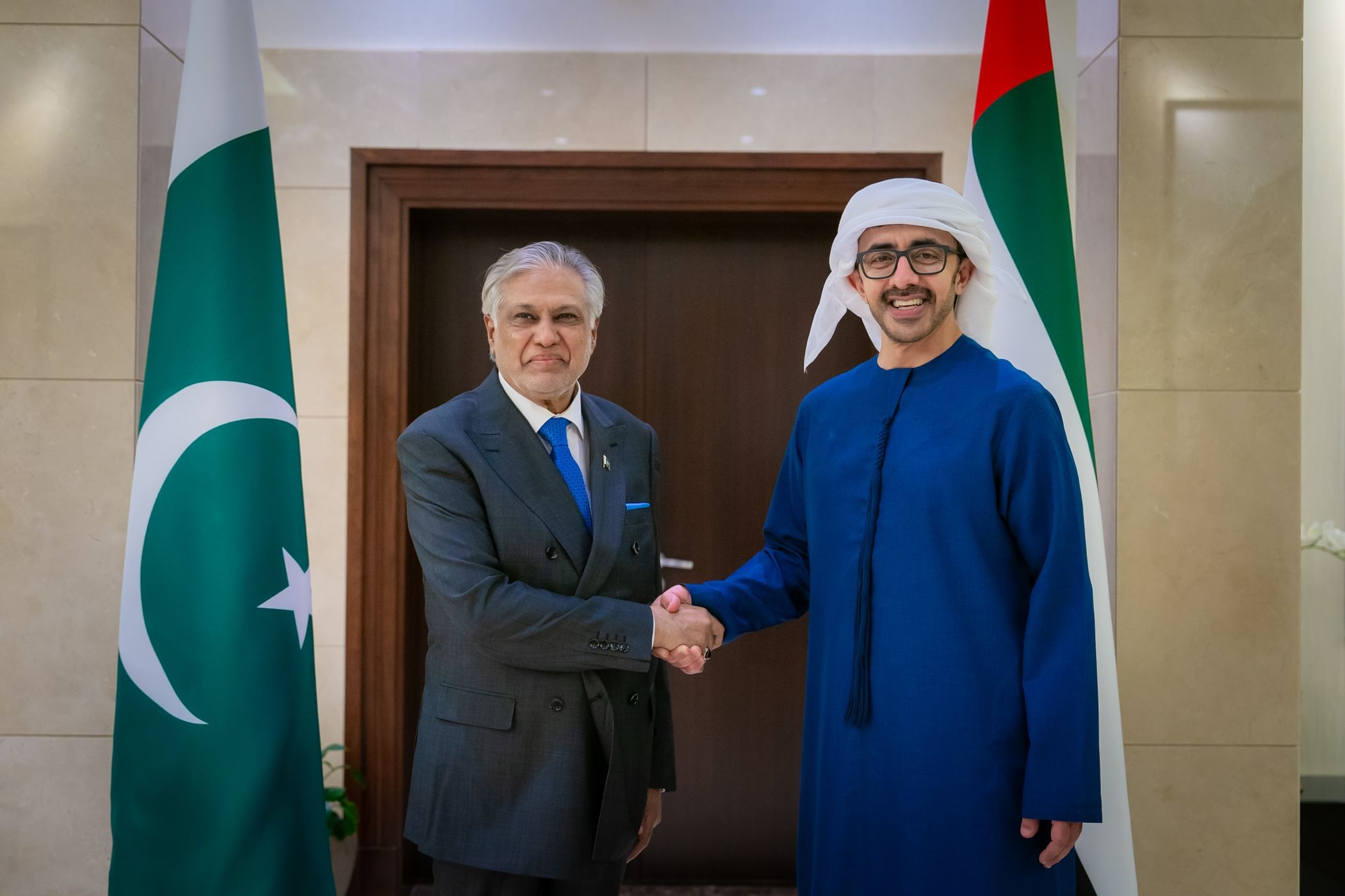 الامارات | عبدالله بن زايد يستقبل نائب رئيس الوزراء وزير الخارجية الباكستاني