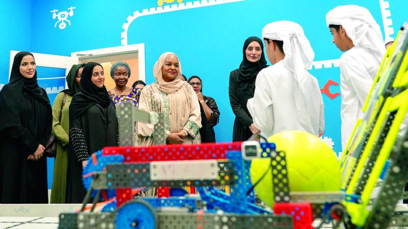 الامارات | سيدة زنجبار الأولى تزور مؤسسات في الشارقة