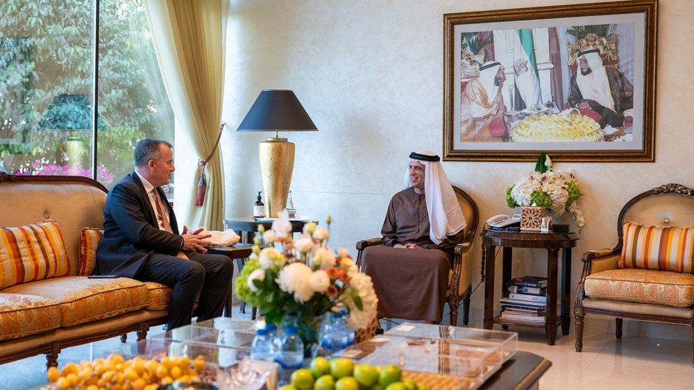 سعود بن صقر يستقبل الرئيس التنفيذي لمجموعة «أكور»