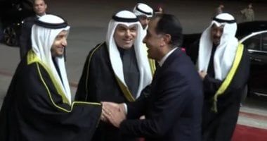 رئيس الوزراء يصل الكويت في زيارة رسمية لتعزيز مجالات التعاون المشترك