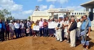 رمضان بطعم العلقم.. موظفون بلا رواتب منذ 8 أشهر