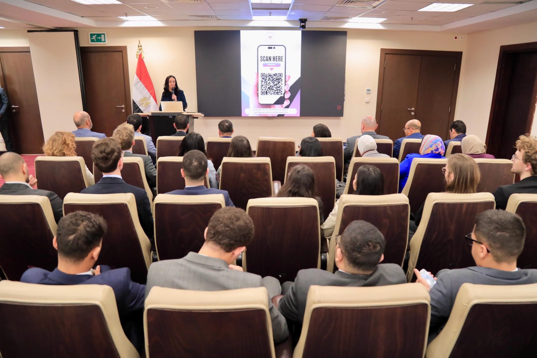 وزيرة التضامن تستعرض جهود الوزارة فى الخدمات وملف تمكين المرأة