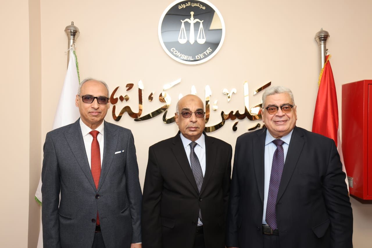 وزير العدل ورئيس مجلس الدولة يفتتحان مقر الشهر العقارى بالغردقة.. صور