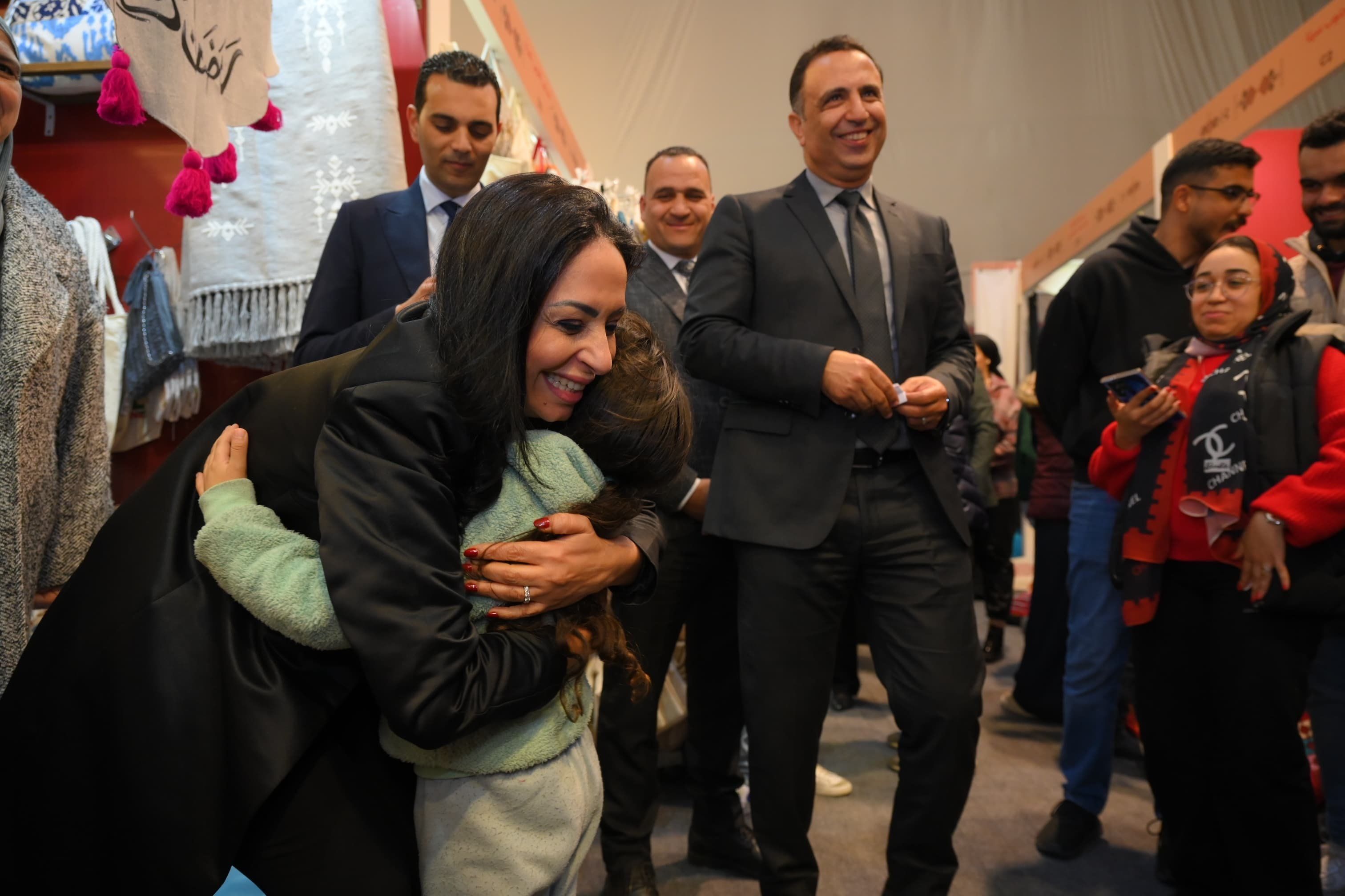 مايا مرسى لـطفلة: ممكن تبقى وزيرة شاطرة.. وفريدة: ازاى وزيرة هتكون سيدة.. فيديو