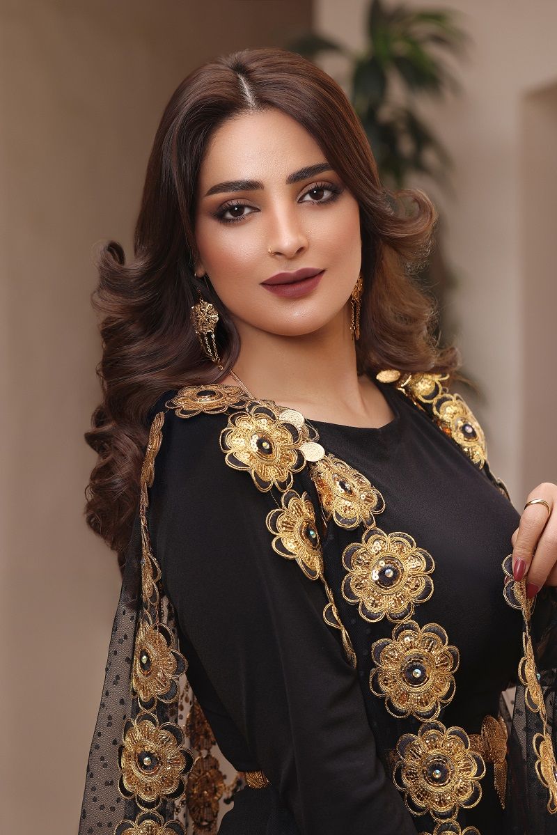 مكياج تراثي نجدي في يوم التأسيس السعودي بأنامل خبيرة المكياج العنود العتيبي