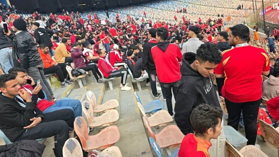 جماهير الأهلي والزمالك تزحف نحو استاد القاهرة لمتابعة القمة 129.. صور