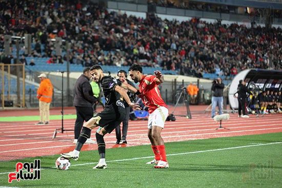 الأهلى والزمالك يتعادلان 1-1 فى قمة الكرة المصرية بتوقيع "المغاربة".. صور