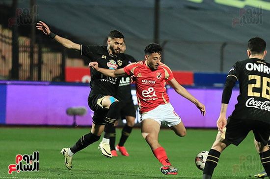 الأهلى والزمالك يتعادلان 1-1 فى قمة الكرة المصرية بتوقيع "المغاربة".. صور