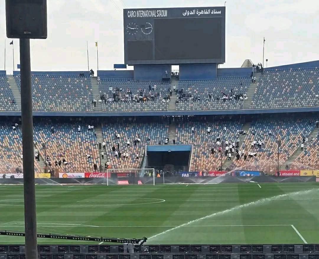 جماهير الأهلي والزمالك تزحف نحو استاد القاهرة لمتابعة القمة 129.. صور