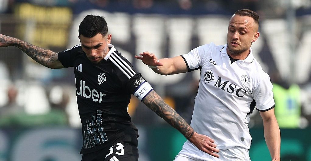 الامارات | نابولي يهدي انتر صدارة الدوري الإيطالي بخسارة مفاجئة امام كومو