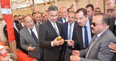 وزير التموين ومحافظ الشرقية يفتتحان معرض أهلا رمضان بمدينة العاشر من رمضان