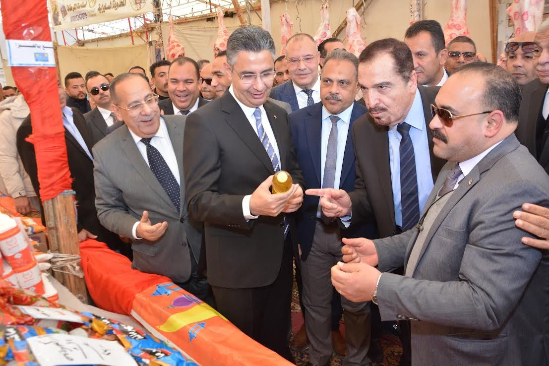 وزير التموين ومحافظ الشرقية يفتتحان معرض أهلا رمضان بمدينة العاشر من رمضان