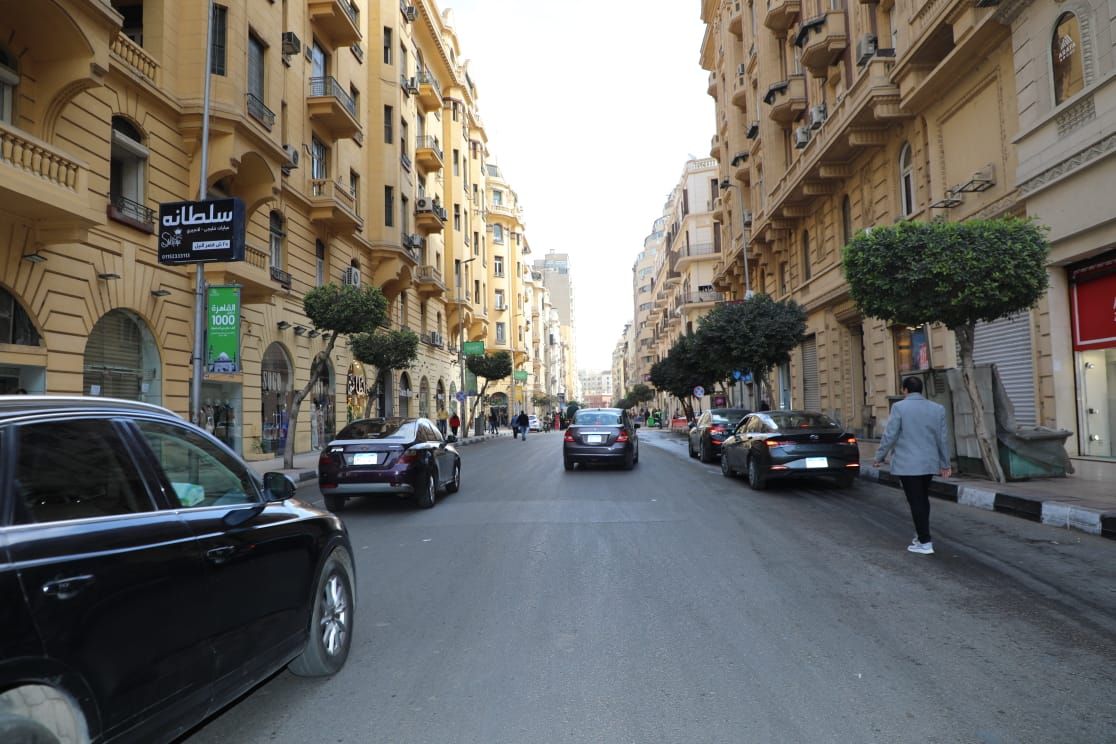 محافظ القاهرة يتفقد أعمال تطوير وسط البلد.. صور