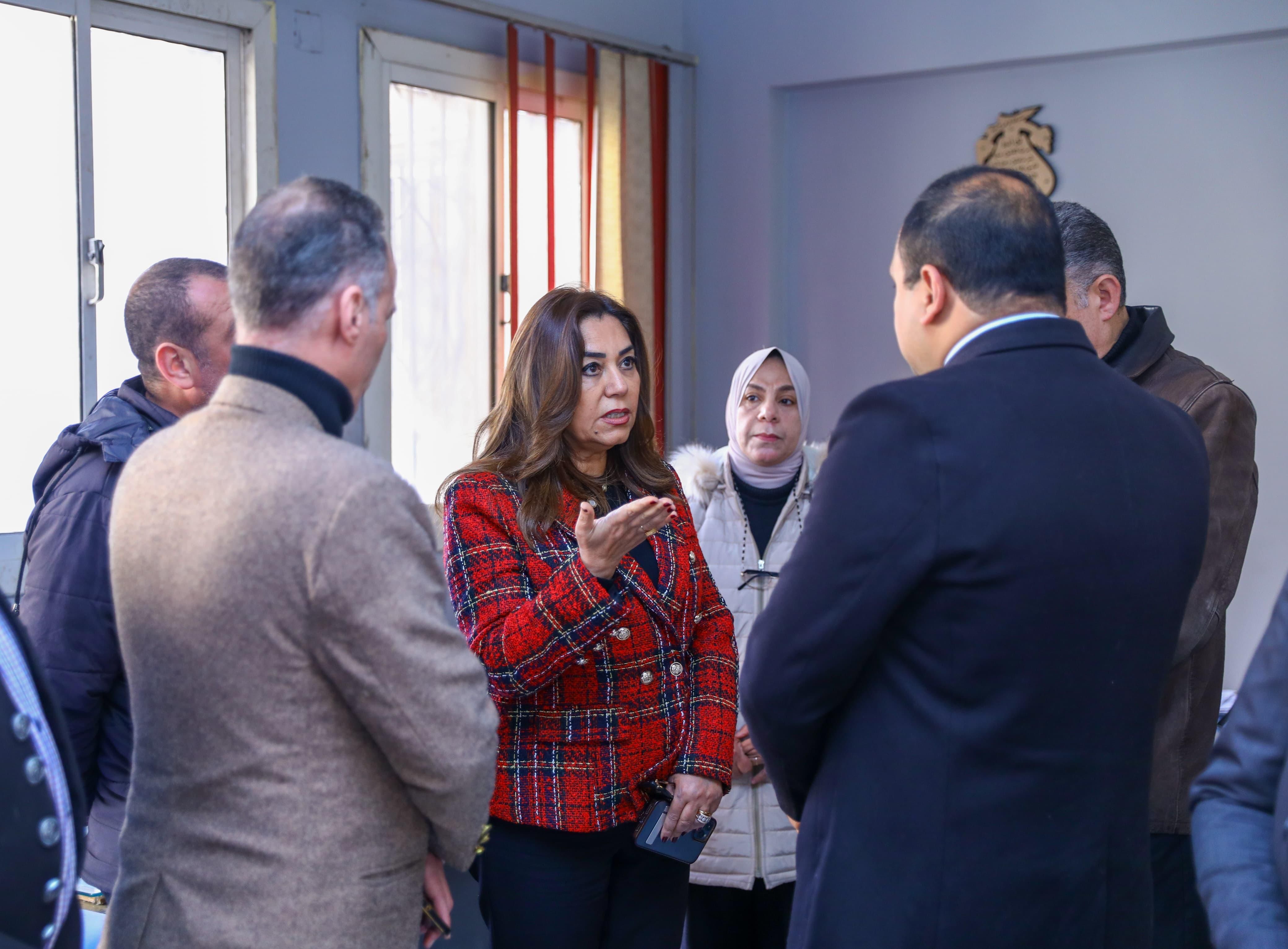جولة مفاجئة لوزيرة التنمية المحلية بحى بولاق الدكرور لمتابعة منظومة التصالح