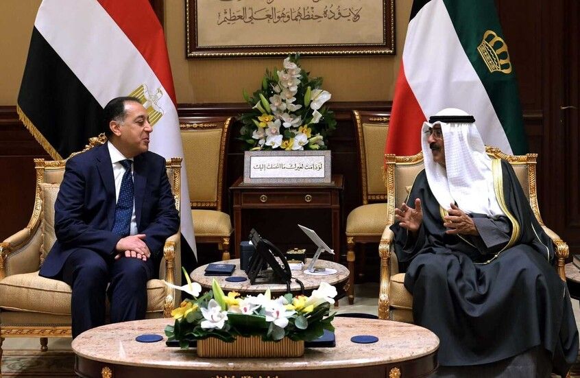 الخليج اليوم .. أمير الكويت يوجه بخطوات جديدة لدعم مصر 