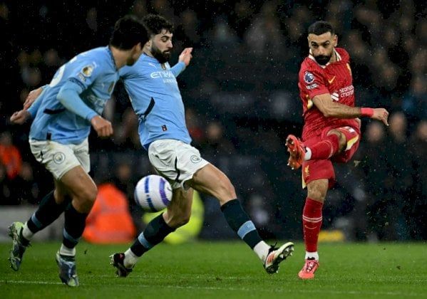 بطولة إنكلترا: صلاح المتألق يقود ليفربول للفوز على سيتي والاقتراب من اللقب