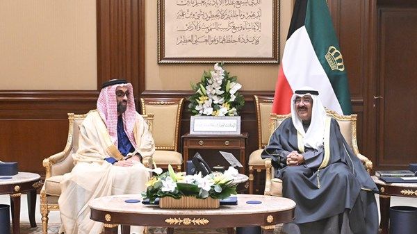 أمير الكويت يستقبل طحنون بن زايد