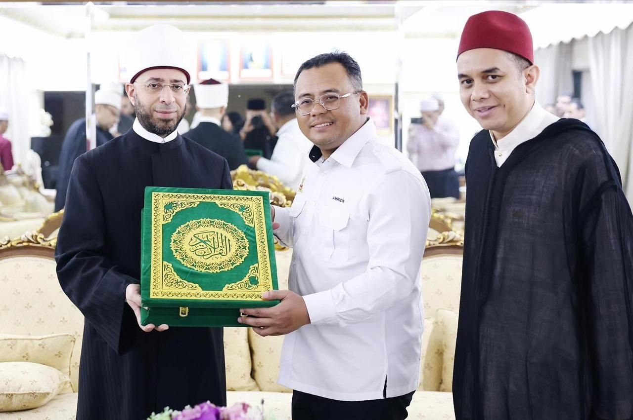 وزير الأوقاف: إرسال كتب ومراجع علمية تساعد في التصدي للأفكار المتطرفة إلى ماليزيا