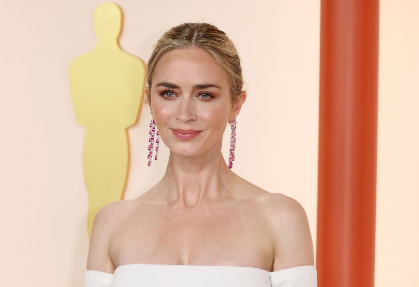 إطلالات إيميلي بلانت الجمالية في يوم ميلادها.. أنوثة وتألق على الدوام