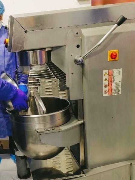 صندوق مكافحة الإدمان وحياة كريمة يدربان الفتيات المتعافيات على حرف مهنية