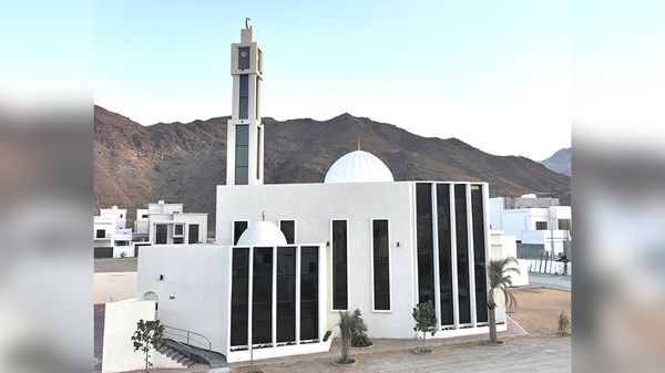 «إسلامية الشارقة» تفتتح مسجدين بالذيد وخورفكان