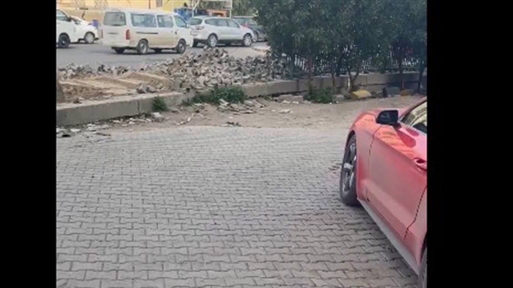 "رسالة الى الله عز وجل".. مقرنص عمره 40 عاما وآخر يبدّل سنويًا: اكاديمي "يستغيث" في احد شوارع بغداد