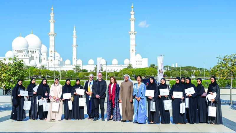 الامارات | مركز جامع الشيخ زايد الكبير يتعاون مع طالبات جامعة زايد