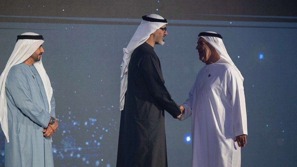 تحت رعاية رئيس الدولة.. خالد بن محمد بن زايد يكرِّم الفائزين بجائزة الشيخ خليفة للامتياز