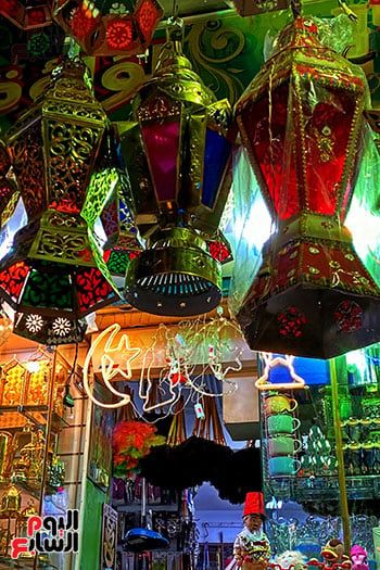 فوانيس وخيامية.. شوارع القاهرة والجيزة تتزين لاستقبال شهر رمضان.. صور