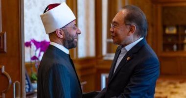 رئيس وزراء ماليزيا يستقبل وزير الأوقاف لتعزيز التعاون الدينى والثقافى