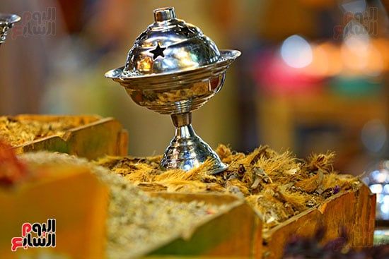 فوانيس وخيامية.. شوارع القاهرة والجيزة تتزين لاستقبال شهر رمضان.. صور