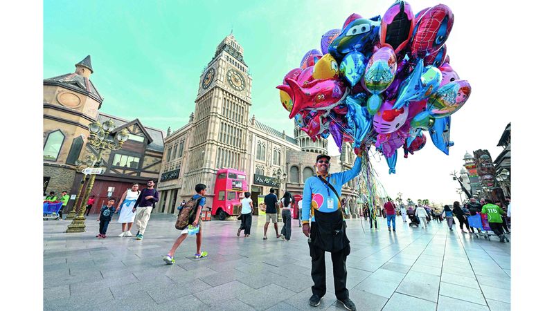 الامارات | «القرية العالمية».. متعة وتسوّق ومغامرات