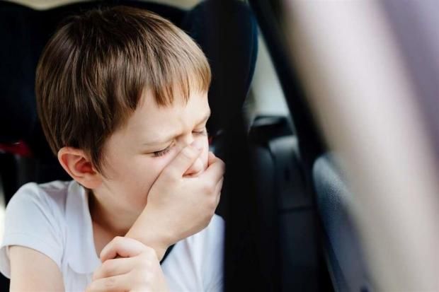 القيء عند الأطفال.. أسبابه المختلفة وإزاي تتعاملي معاه في البيت؟