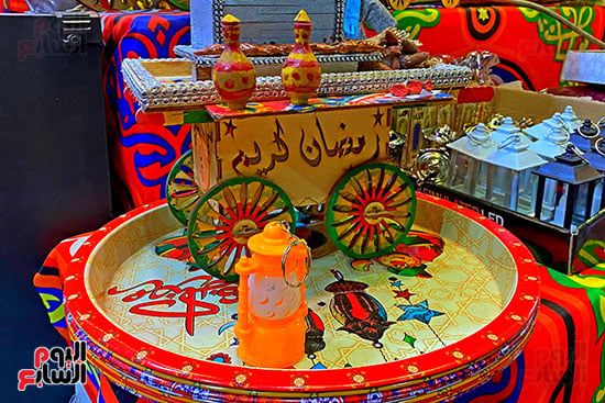 فوانيس وخيامية.. شوارع القاهرة والجيزة تتزين لاستقبال شهر رمضان.. صور