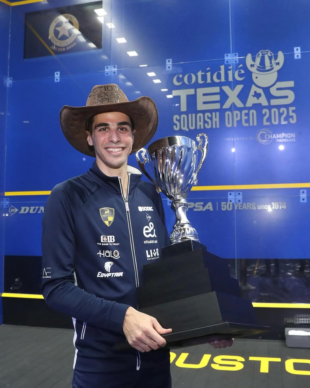 مراسم تتويج علي فرج ونوران جوهر ببطولة تكساس للاسكواش بأمريكا.. صور