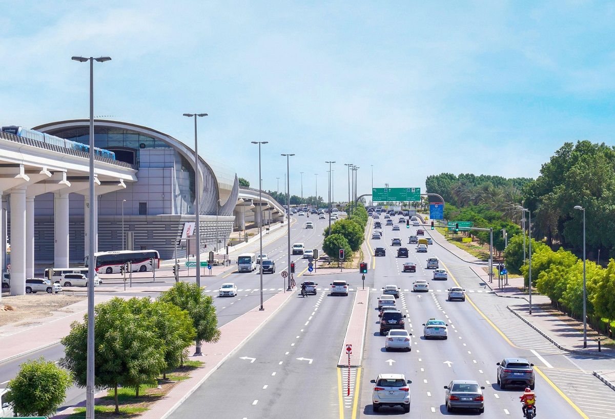 الامارات | "طرق دبي" تبدأ مشروع ترقية نظام التحكم بالإشارات الضوئية باستخدام الذكاء الاصطناعي والتوأمة الرقمية