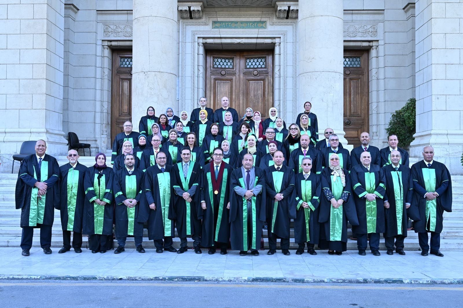 طب قصر العينى تحتفل بتخريج الدفعة 191 بقاعة الاحتفالات بحضور رئيس الجامعة