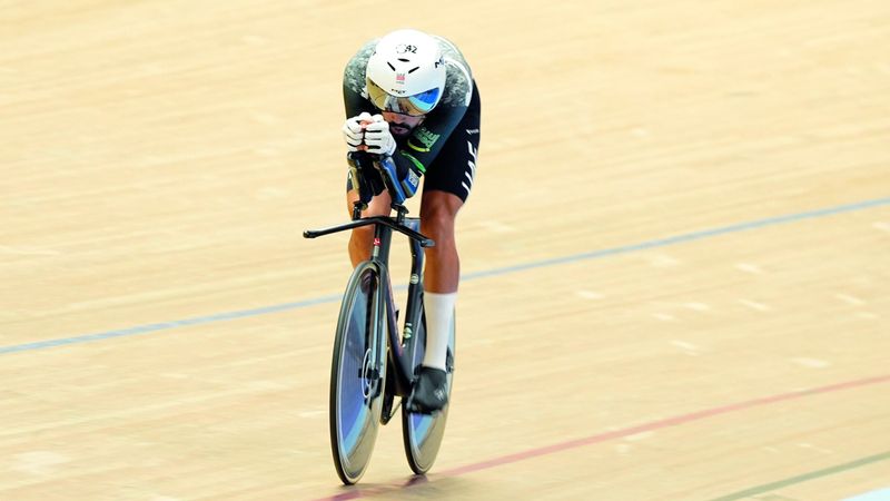 الامارات | محمد المطيوعي يحرز فضية آسيا في سباق المطاردة الفردية